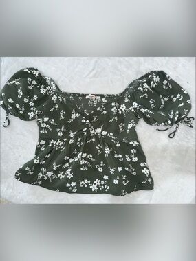 Francesca's Off Shoukder Floral Puff-Sleeve Peplum Top